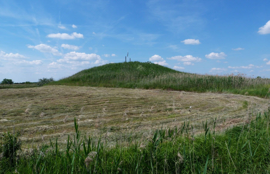 Gödény-Halom, Hungary